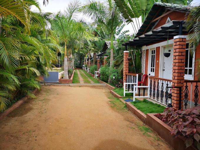 Plumeria Resort Kushālnagar Exteriér fotografie